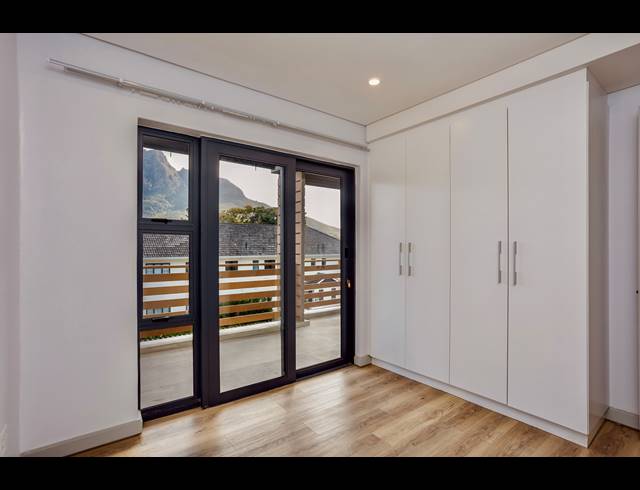 2 BEDROOM APARTMENT FOR SALE IN RONDEBOSCH